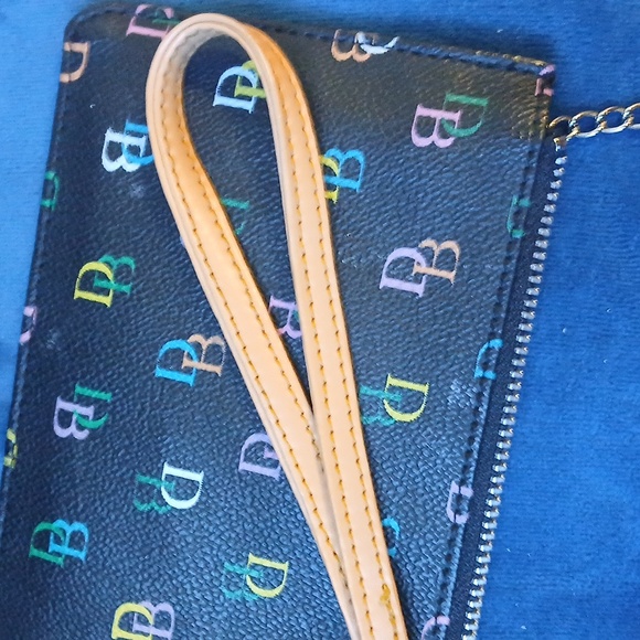 Dooney & Bourke Wristlet - Picture 3 of 14